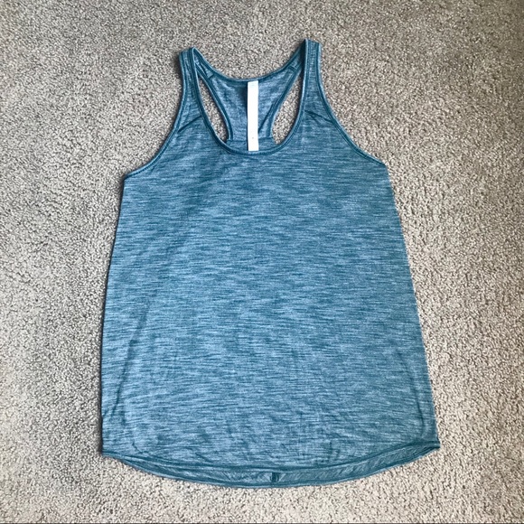 Lululemon Essential Tank Sz 8 - Picture 4 of 8